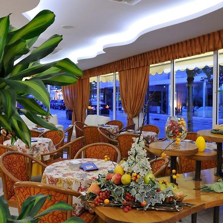 Hotel Al Prater Lignano Sabbiadoro Bagian luar foto