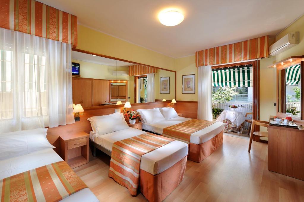 Hotel Al Prater Lignano Sabbiadoro Ruang foto