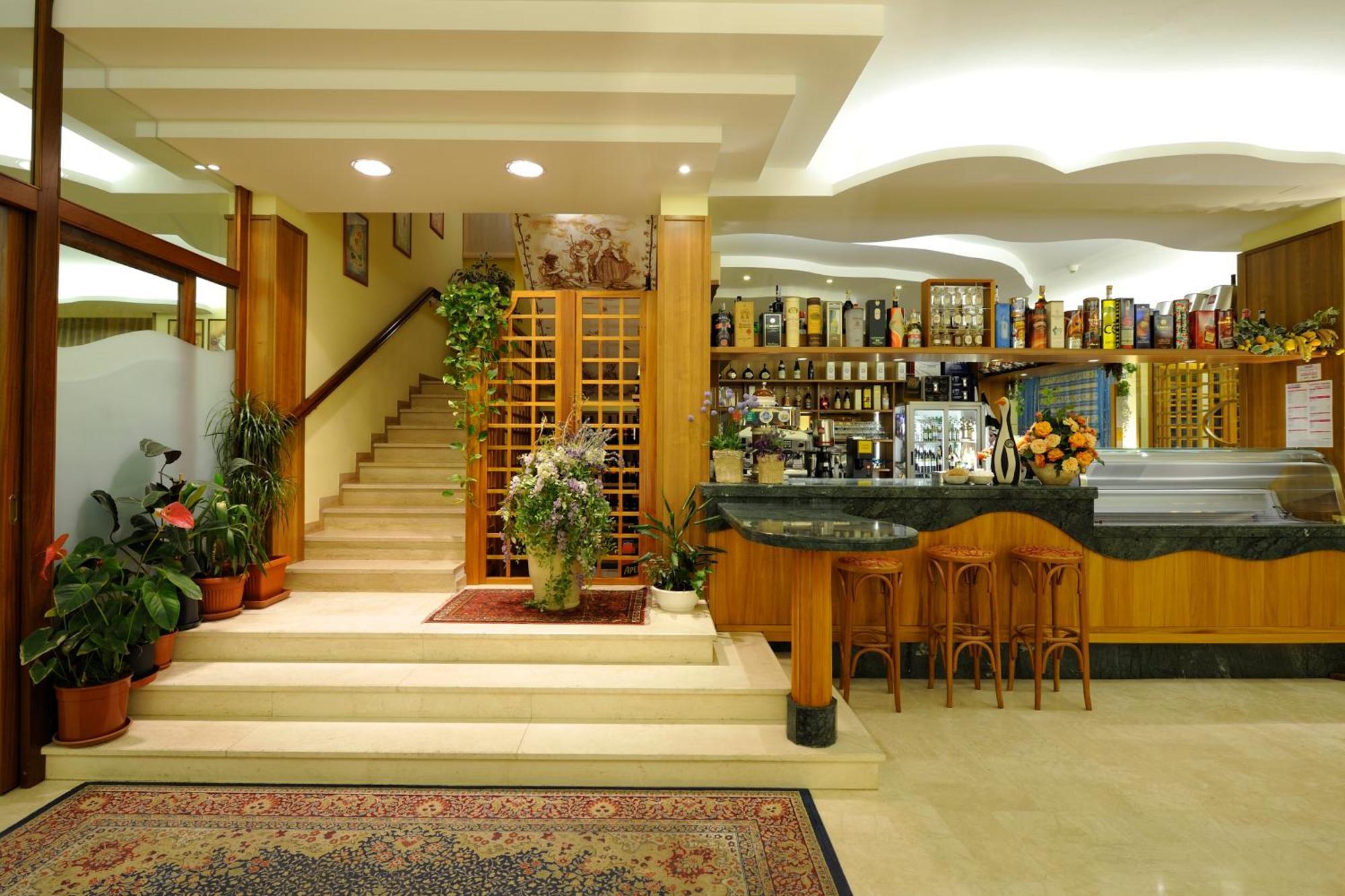 Hotel Al Prater Lignano Sabbiadoro Bagian luar foto