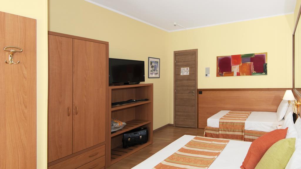 Hotel Al Prater Lignano Sabbiadoro Bagian luar foto