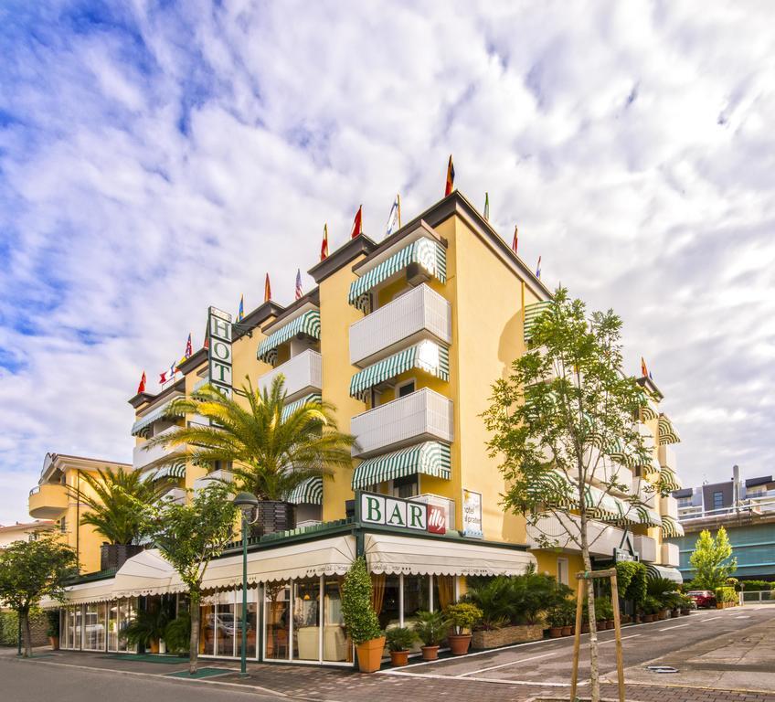 Hotel Al Prater Lignano Sabbiadoro Bagian luar foto